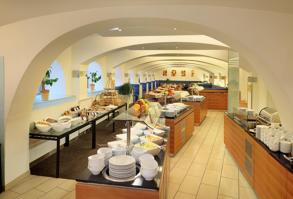 Hotel De France Wien Екстер'єр фото A buffet at a hotel