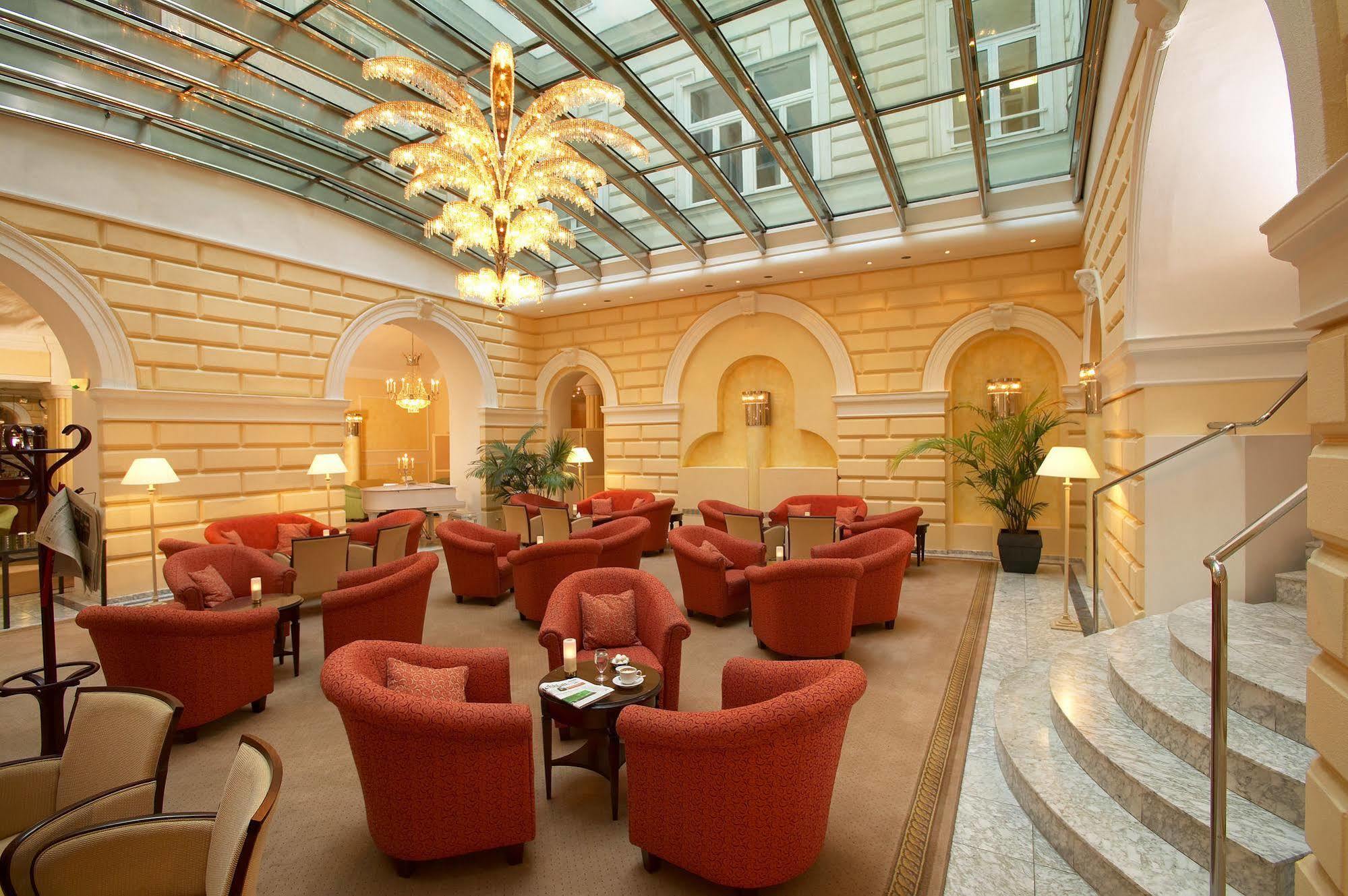 Hotel De France Wien Ресторан фото The lobby