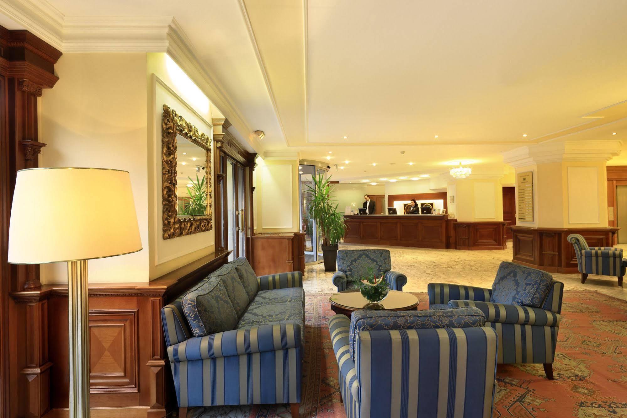 Hotel De France Wien Інтер'єр фото The lobby of the hotel
