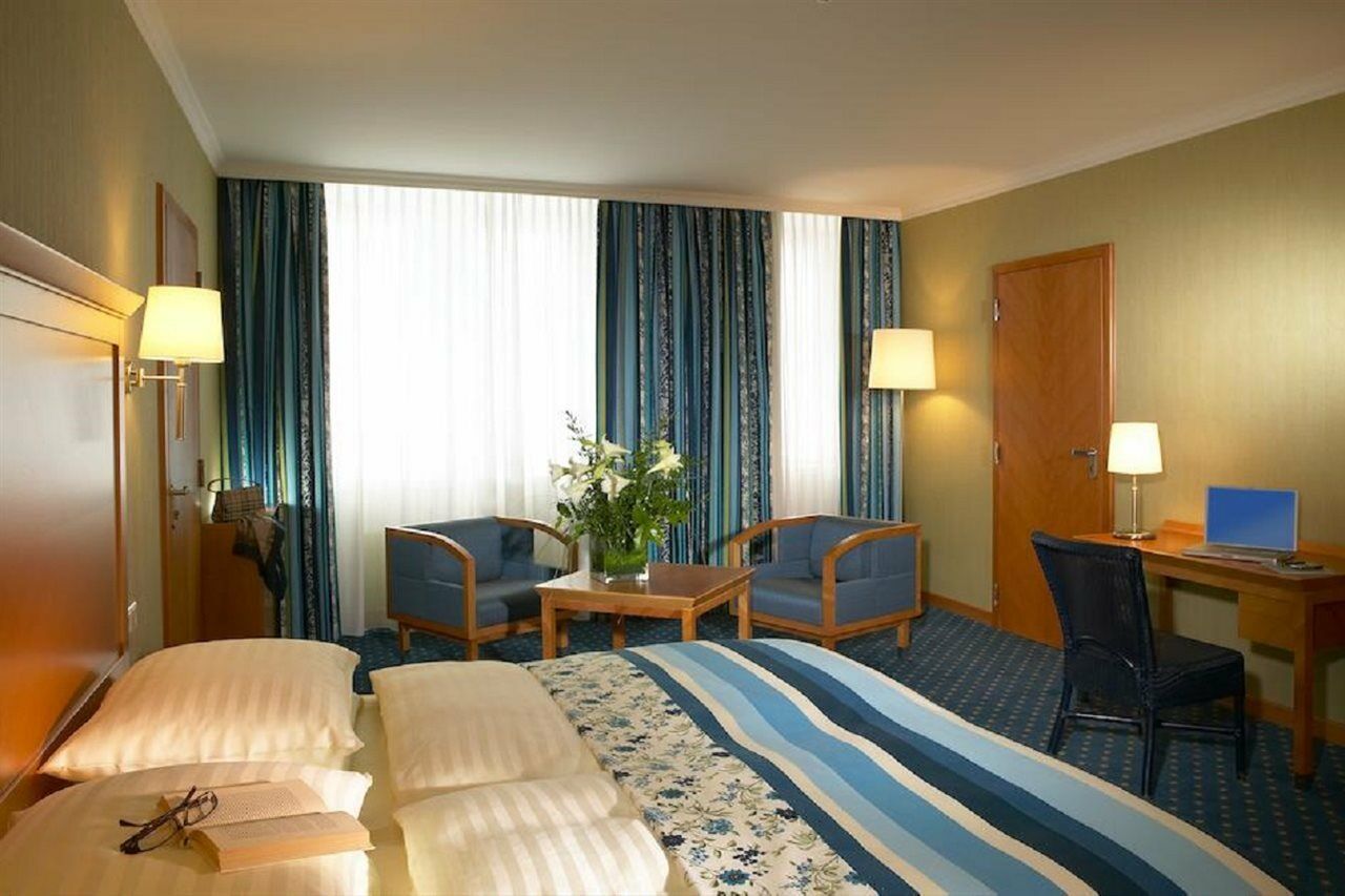Hotel De France Wien Екстер'єр фото A typical hotel room